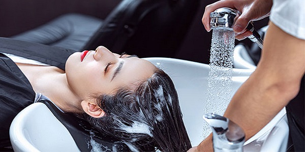 天天洗头发有什么危害 长期每天洗头的危害