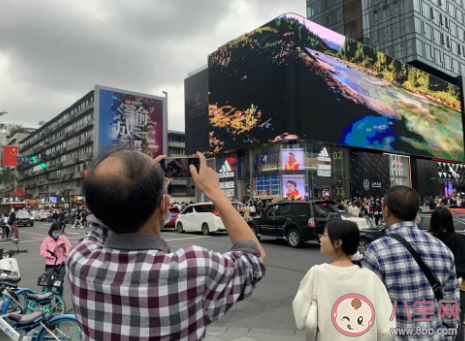 武汉江汉路裸眼3d大屏什么时候开始 江汉路3d巨幕表演时间