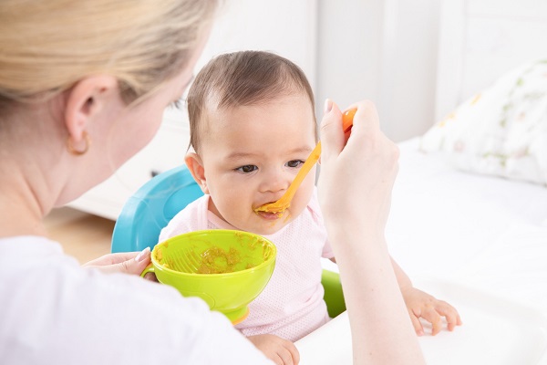 孩子几个月可以吃辅食 婴儿几月加辅食