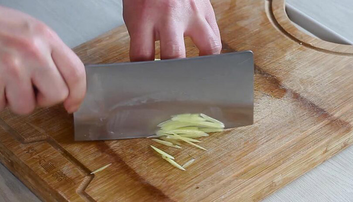 双椒土豆丝的家常做法 土豆丝怎么炒好吃