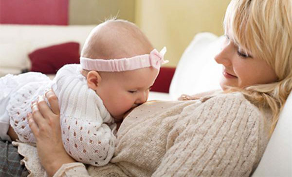 感冒可以喂奶吗 哺乳期感冒对母乳有影响吗