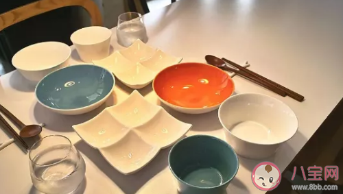 彩色陶瓷碗有颜色会影响健康吗 彩色陶瓷碗有毒吗