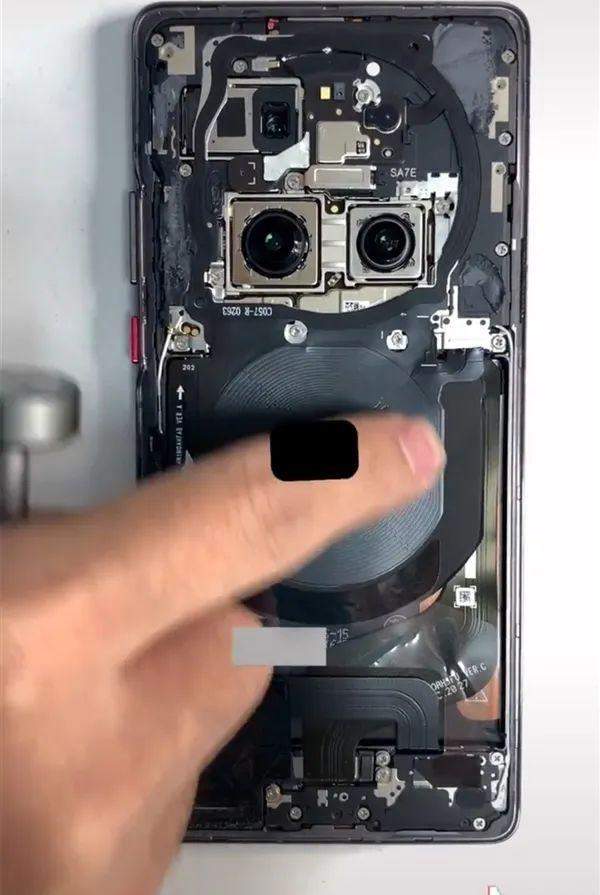 华为Mate40Pro和iPhone12Pro真机拆机对比-深度全面评测