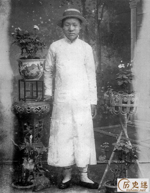 1913年叶企孙报考清华学校时留影。