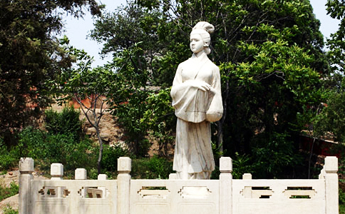 孟姜女石像