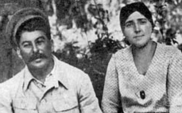 斯大林和妻子娜杰日达