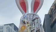 媒体：重庆兔子灯饰被吐槽“丑哭”，就该拆除吗？